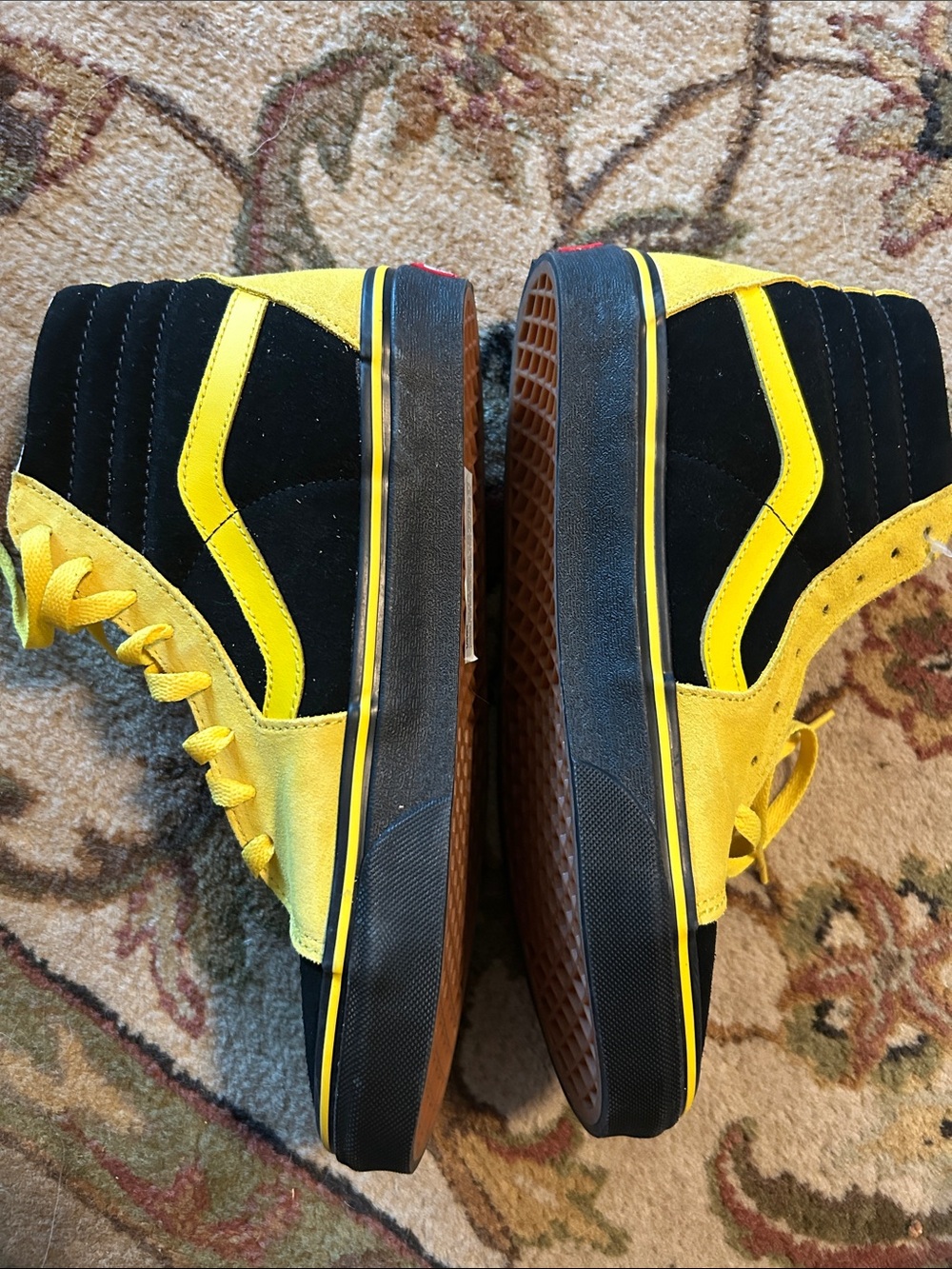 New Vans Sk8-Hi High-Top Sneakers in Black & Yellow leather 8 men’s 9.5 women’s - Picture 6 of 11